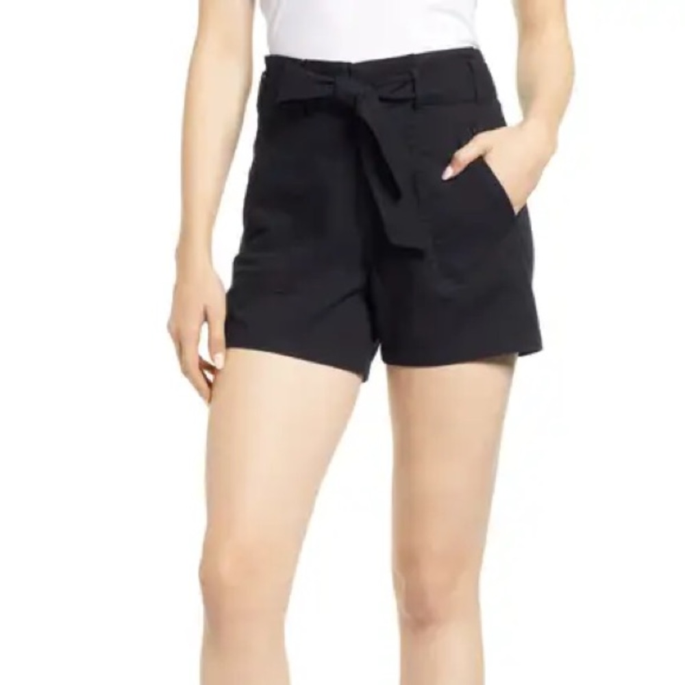 Caslon Belted Twill High Waist Shorts - Black